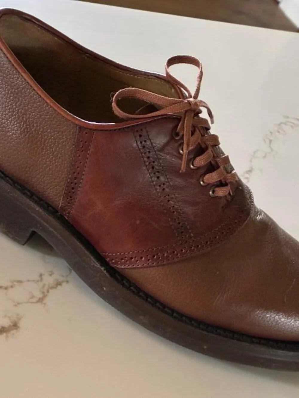 Hitchcock Classic Men's Brown Leather Saddle Shoe Lace Up Dress Shoes - 9 Wide